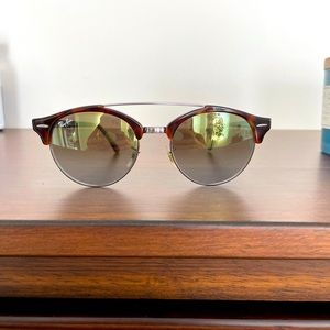 Double bridge polarized ray bans